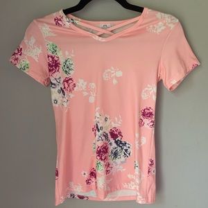 💖PINK FLORAL WOMENS TOP- NEVER WORN!!